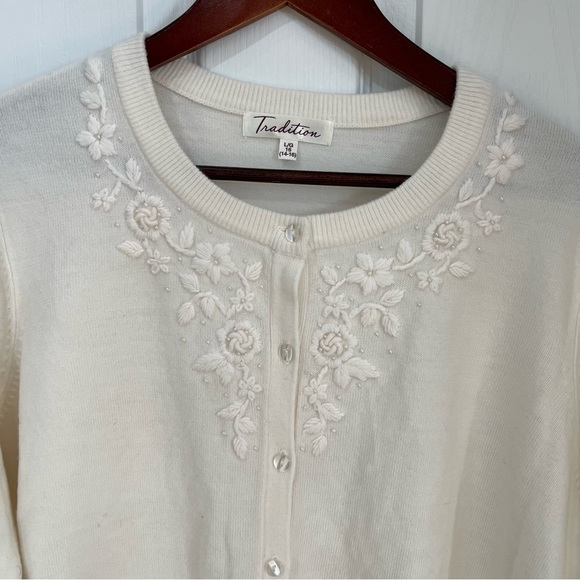 Traditions long sleeve button up cream color cardigan with front detail size L - Picture 3 of 5